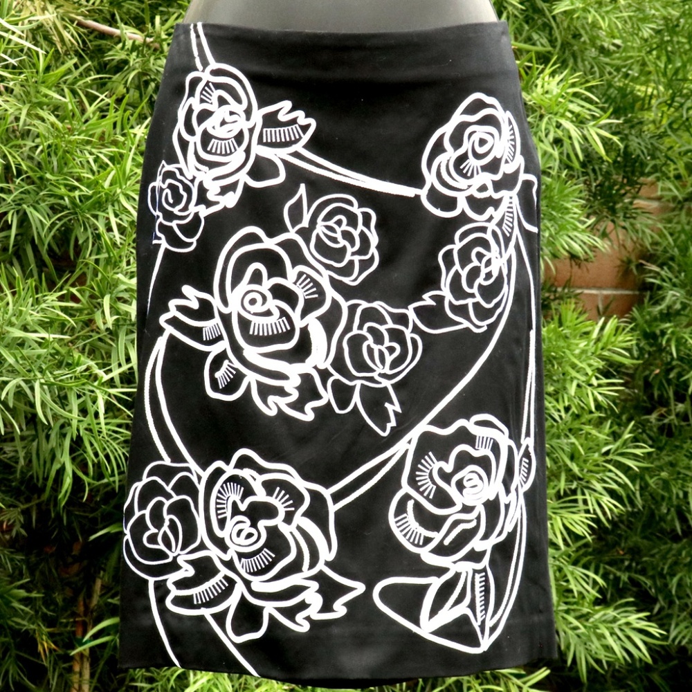 White House Black Market skirt
